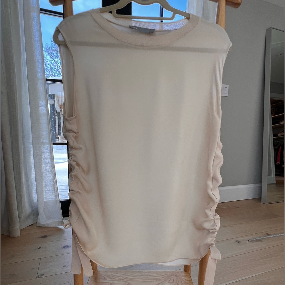 🔥 Vince Peach Drawstring Side Top. Size 12